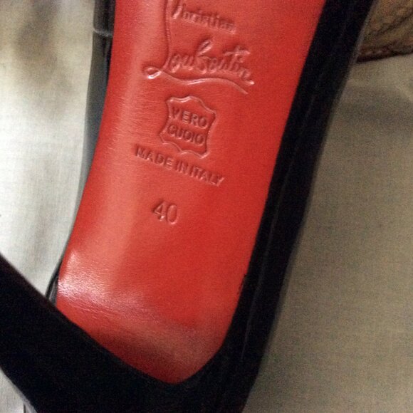 Christian Louboutin Black Patent Daffodil Leather Pumps Size 40 - Picture 2 of 4